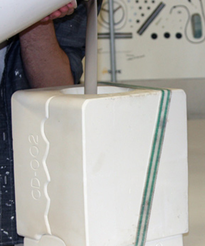 Vit stengods gjutlera - Dover